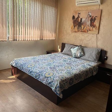 부르가스 Lotos Apartament 아파트 외부 사진